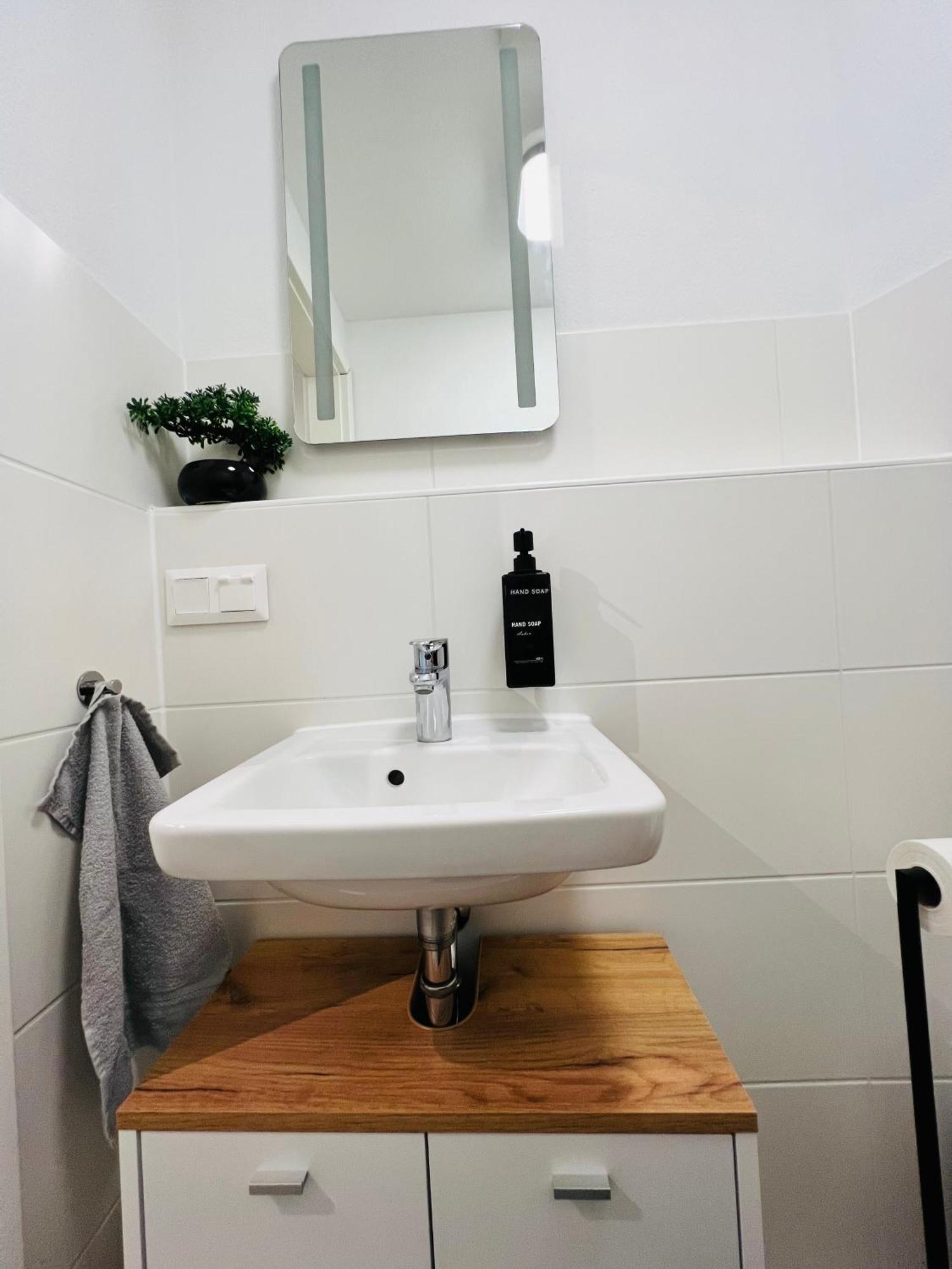 Moderne Wohnung Naehe Hbf-Lift-Tiefgarage-Contactless Check-In Ганновер Екстер'єр фото